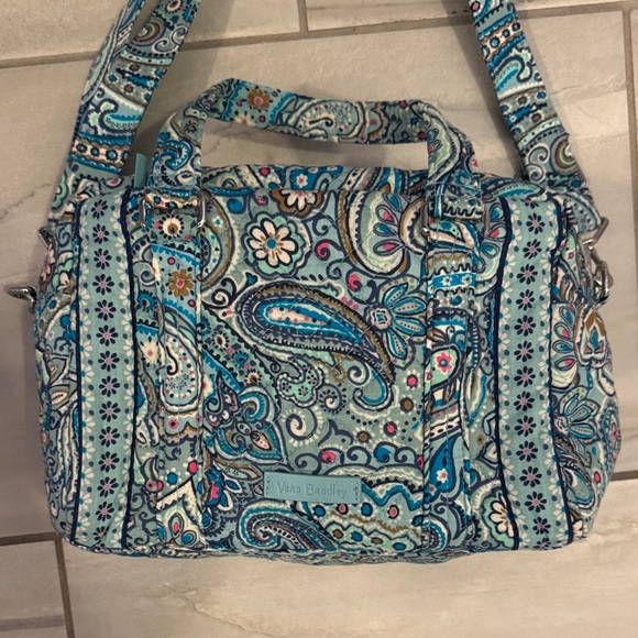 Vera Bradley Teal and Blue Paisley Daisy Dot Bag NWOT - Picture 2 of 5